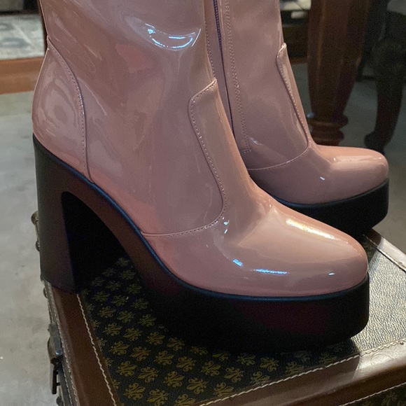 Gianni Bini Pink Patent Leather Platform Boots, Size 8, NEW - Picture 4 of 8